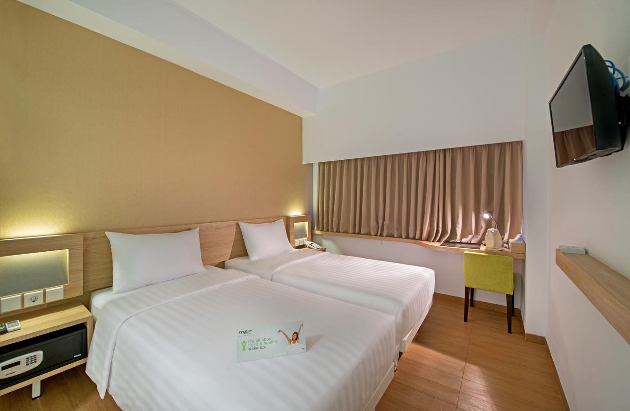 Whiz Prime Hotel Megamas Манадо Экстерьер фото
