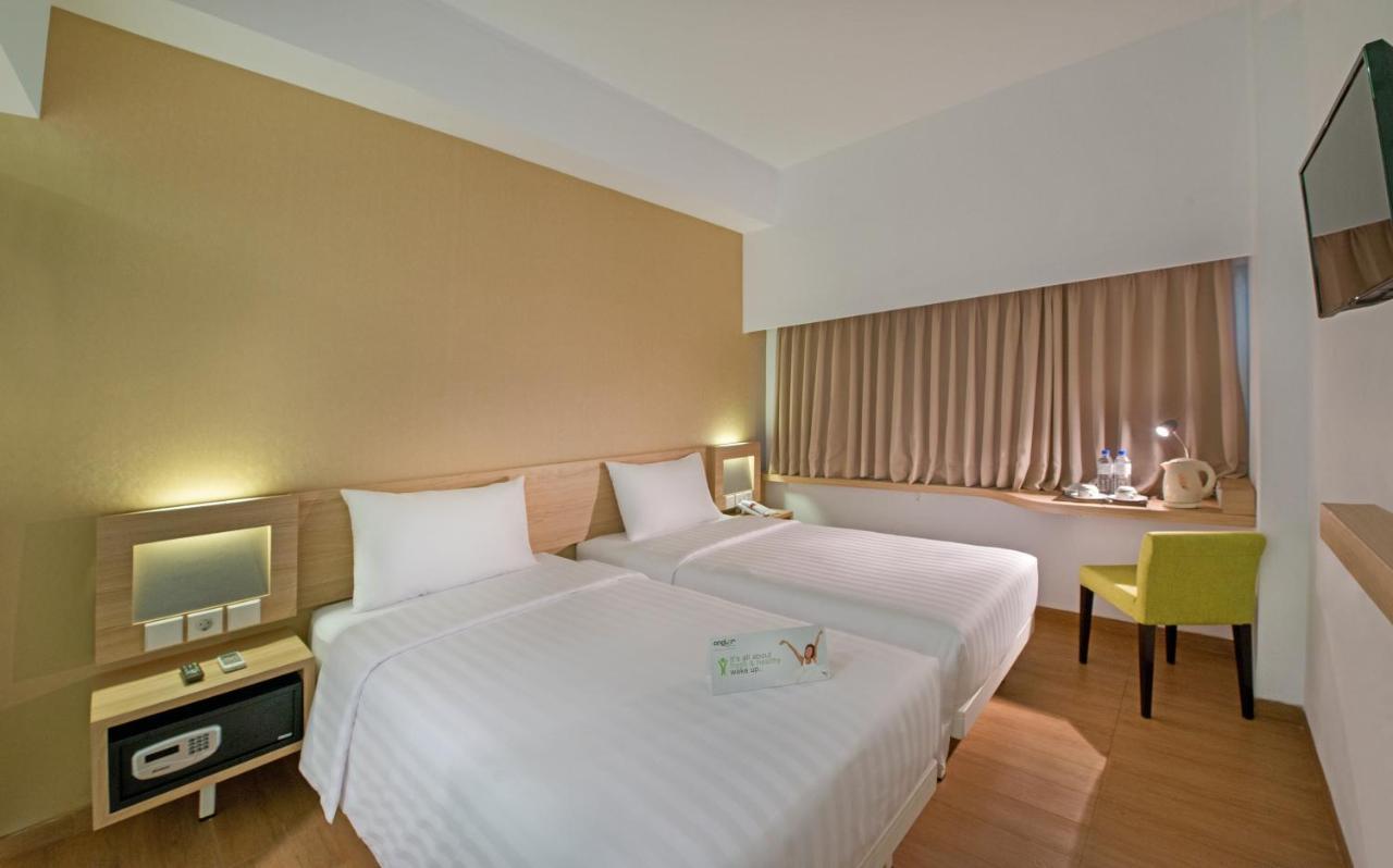 Whiz Prime Hotel Megamas Манадо Экстерьер фото